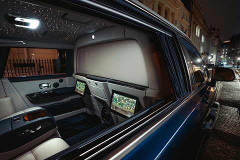 interior de la limusina rolls royce stretch