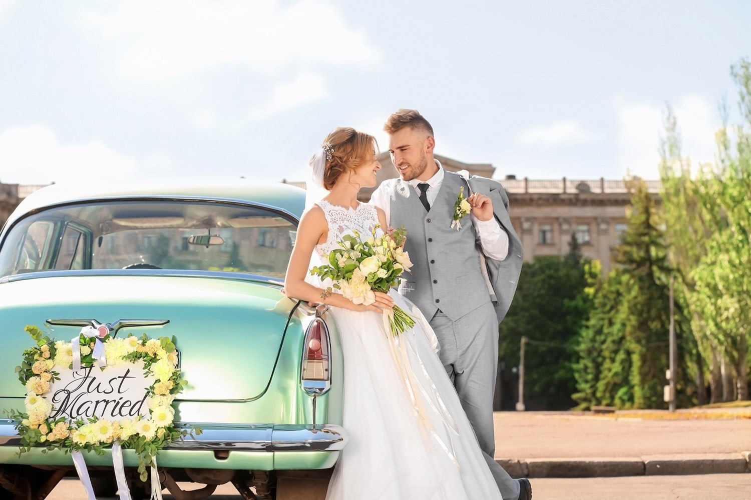 20 Best Wedding Car Decorations Ideas - Zola Expert Wedding Advice