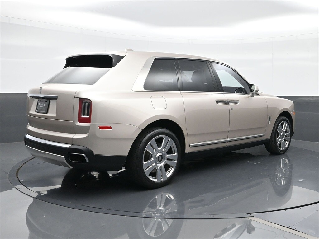 2023 Rolls Royce Cullinan RR31 photo 2