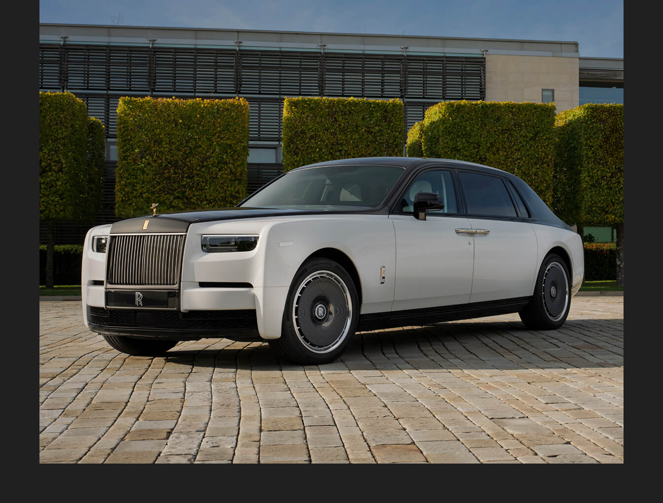 What's New With the 2026 Rolls-Royce Ghost? img 2