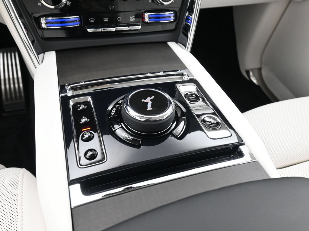 2026 Rolls-Royce Cullinan Base - Photo 19