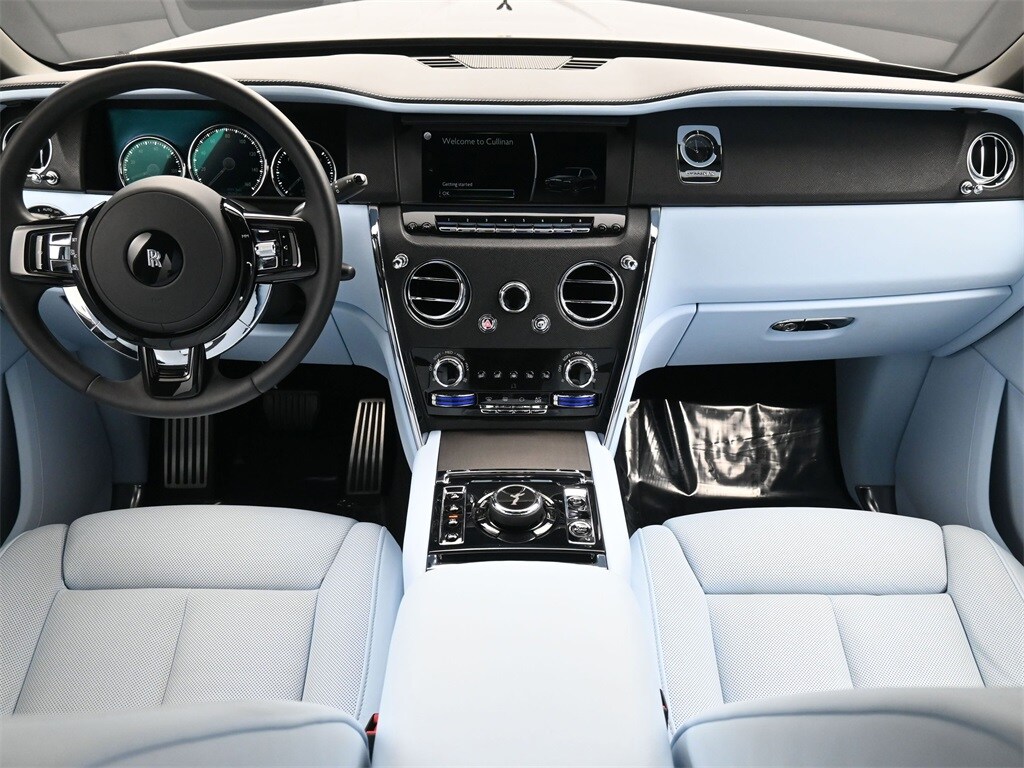 2024 Rolls Royce Cullinan RR photo 2