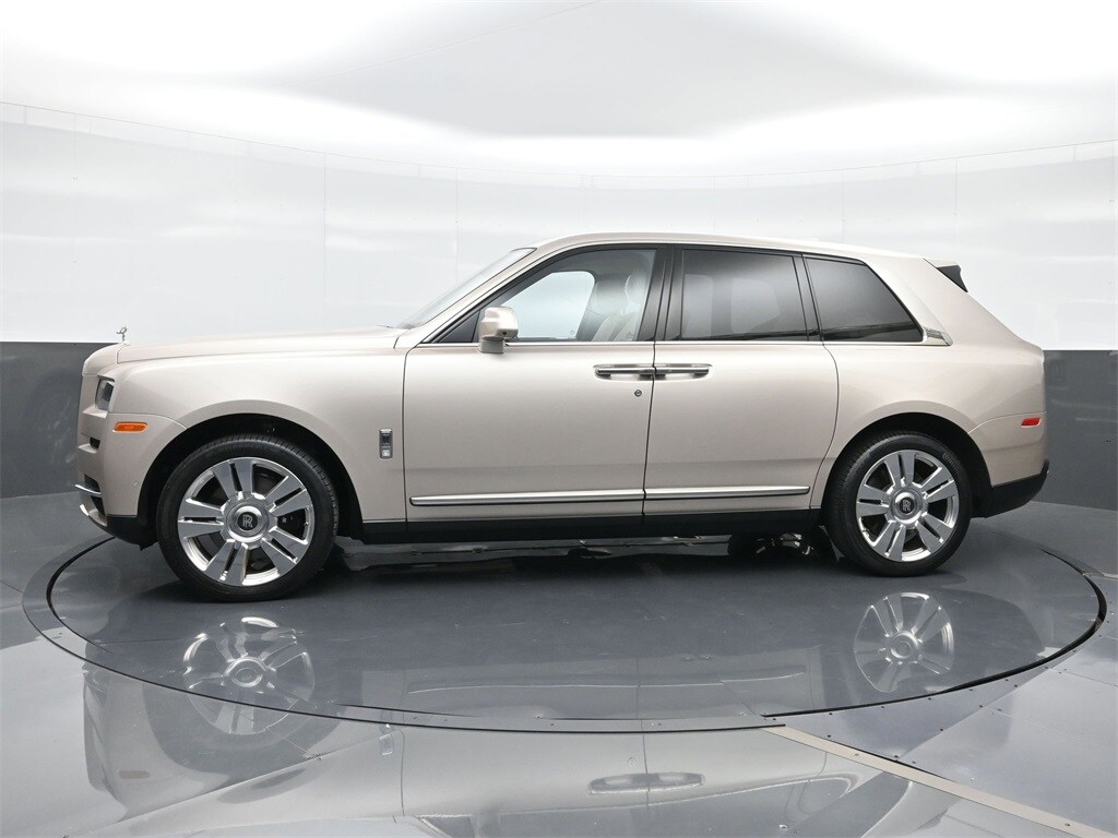 2023 Rolls Royce Cullinan RR31 photo 3