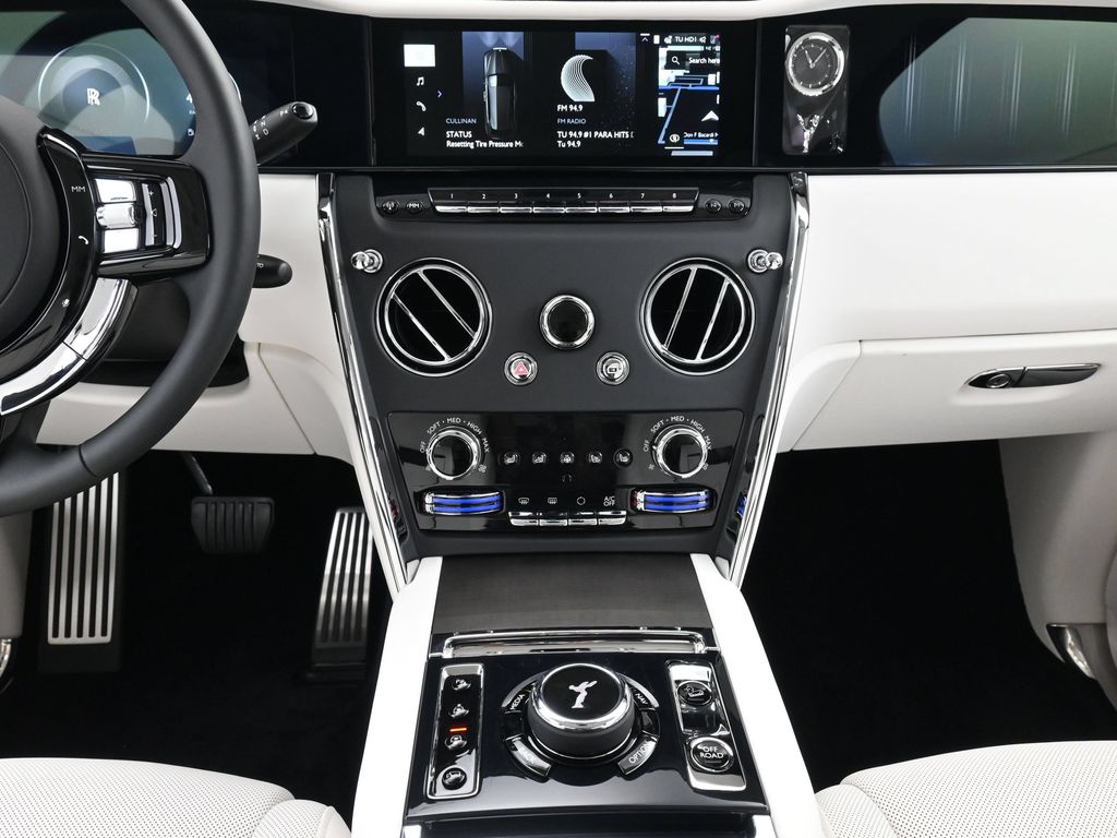 2026 Rolls-Royce Cullinan Base - Photo 18
