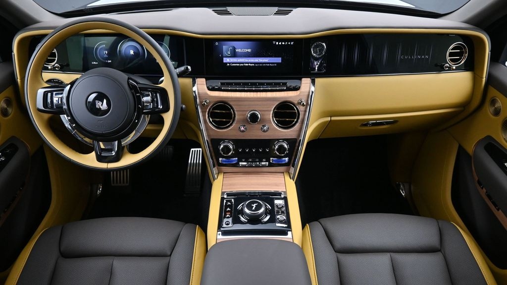 New 2027 Rolls-Royce Cullinan SUV