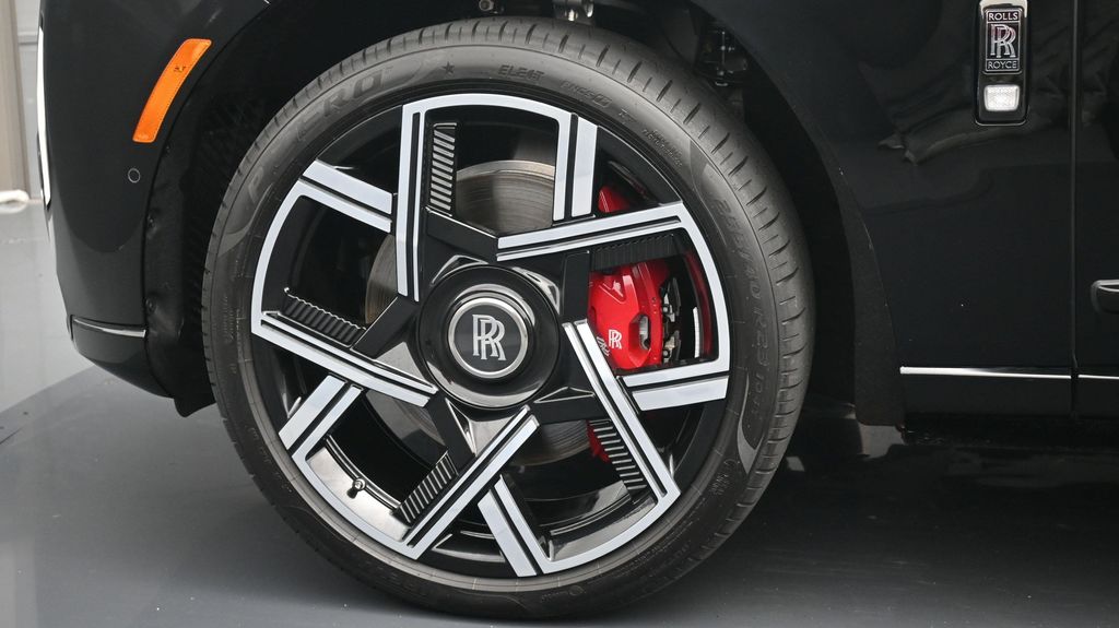 2026 Rolls-Royce Cullinan Black Badge - Photo 12