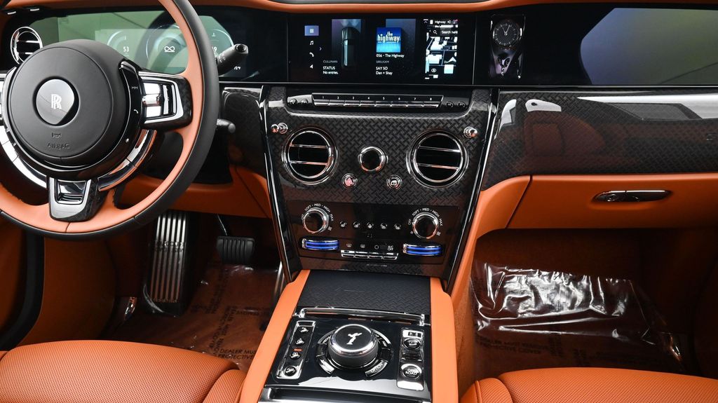2026 Rolls-Royce Cullinan Black Badge - Photo 18