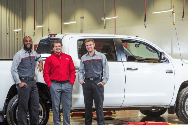 https://pictures.dealer.com/b/bramptoneasttoyota/0765/6f29ddc92f96a7fd67db54a974f18262x.jpg