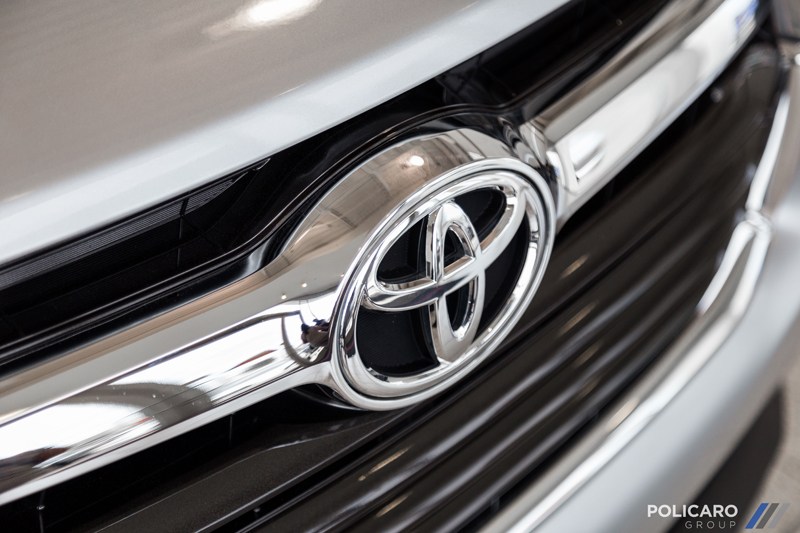 https://pictures.dealer.com/b/bramptoneasttoyota/1206/d5c5c2aa60981e79d7f9c27528b30f3ex.jpg