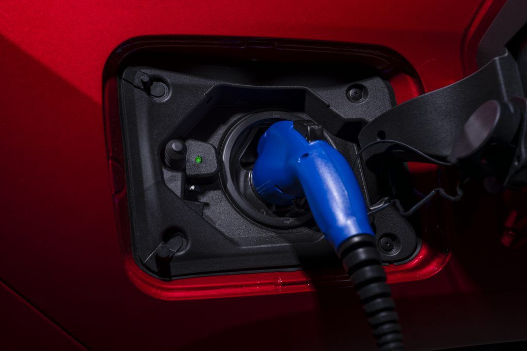 https://pictures.dealer.com/b/bramptoneasttoyota/1300/e112aedbf9d14b19480107a9d4f90a71x.jpg