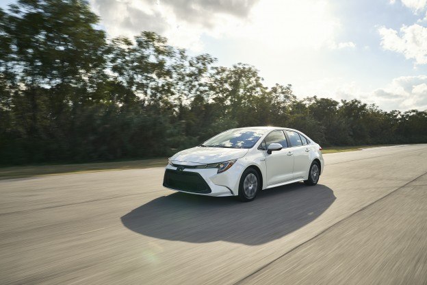https://pictures.dealer.com/b/bramptoneasttoyota/1946/b3c503990a24c8249b5f4a982feb8952x.jpg