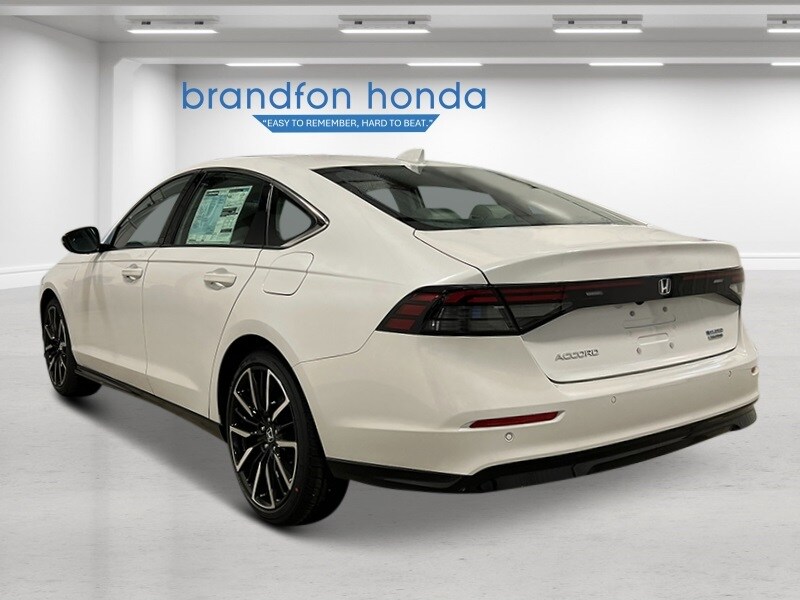 2025 Honda Accord Hybrid Touring photo 3