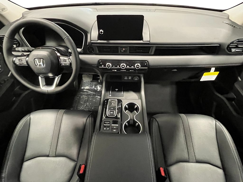 2025 Honda Pilot Touring - Photo 13