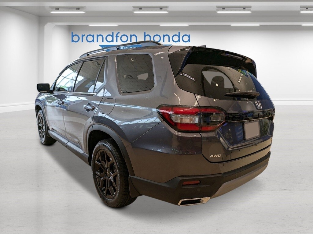 2025 Honda Pilot Touring photo 3
