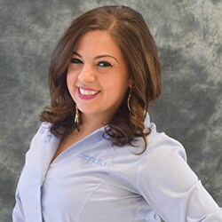 Staff member Cindy Miranda from ID_97e53dc3c2c1