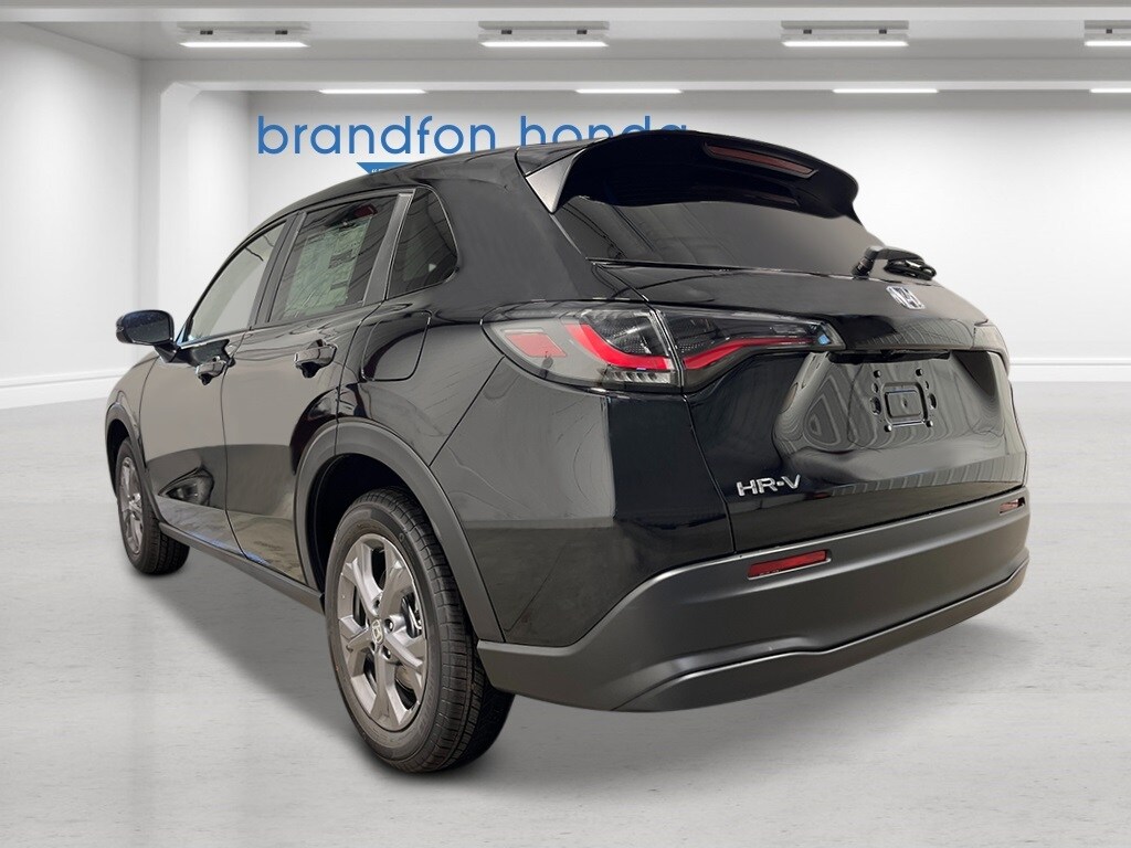 2026 Honda HR-V LX photo 2