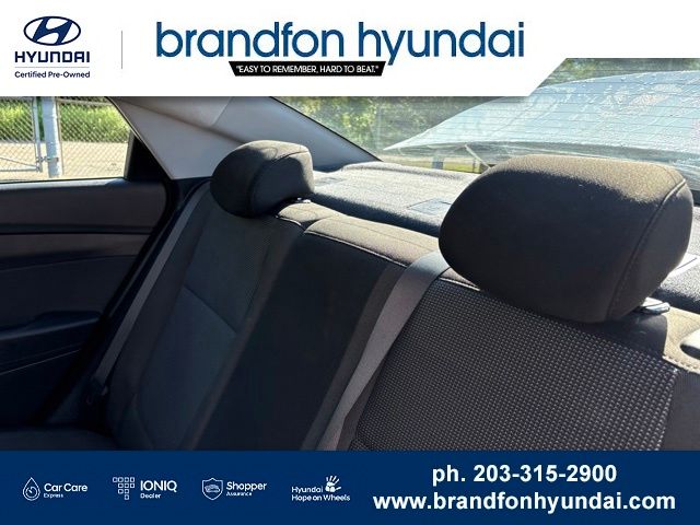 2021 Hyundai Accent SE - Photo 19