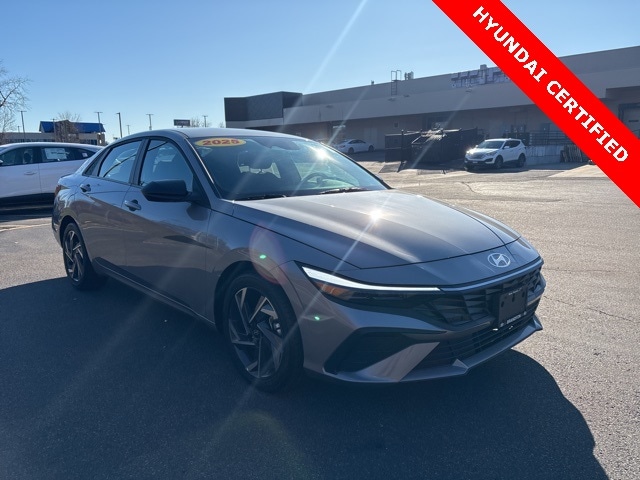 2025 Hyundai Elantra SEL's photo