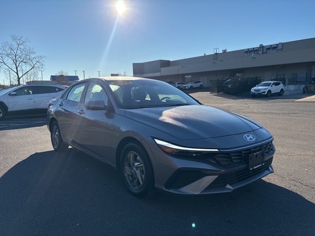 2025 Hyundai Elantra SE