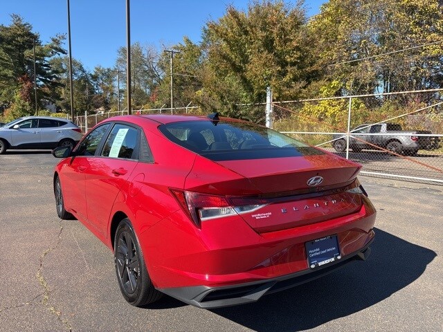 2023 Hyundai Elantra SEL photo 4