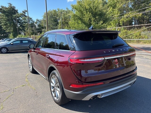 2021 Lincoln Corsair Standard photo 2