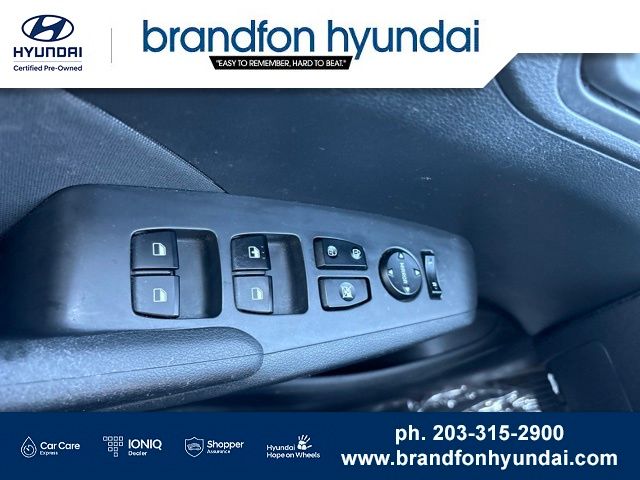 2021 Hyundai Accent SE - Photo 9