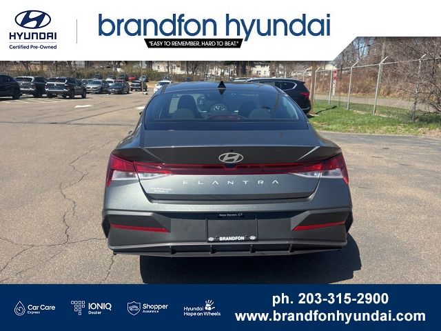2026 Hyundai Elantra SE - Photo 5
