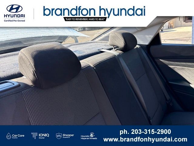 2021 Hyundai Accent SE - Photo 21