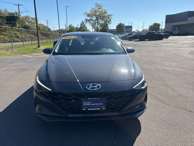 2023 Hyundai Elantra SEL photo 2