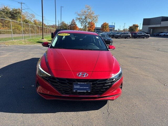 2023 Hyundai Elantra SEL photo 2