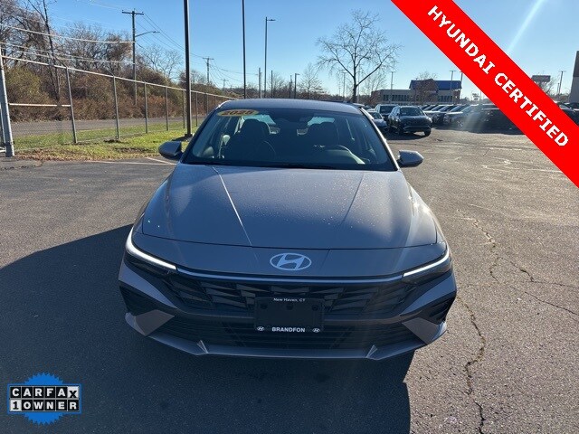 2025 Hyundai Elantra SE photo 2