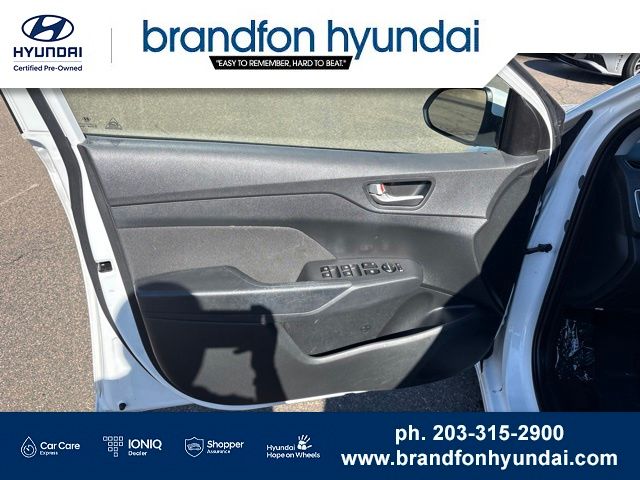 2021 Hyundai Accent SE - Photo 7