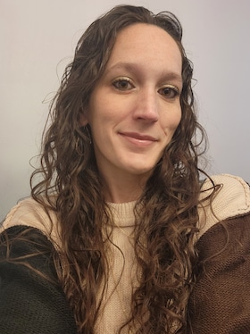 Staff member Karen Bartiromo from ID_cbaab37bc62e