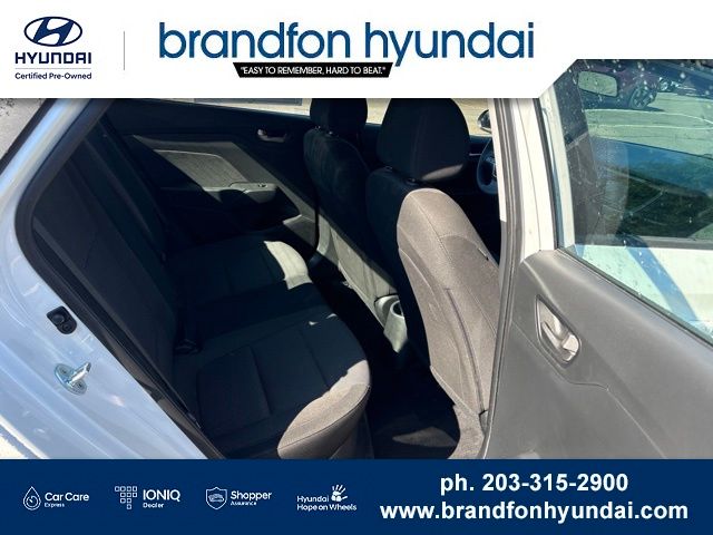 2021 Hyundai Accent SE - Photo 20