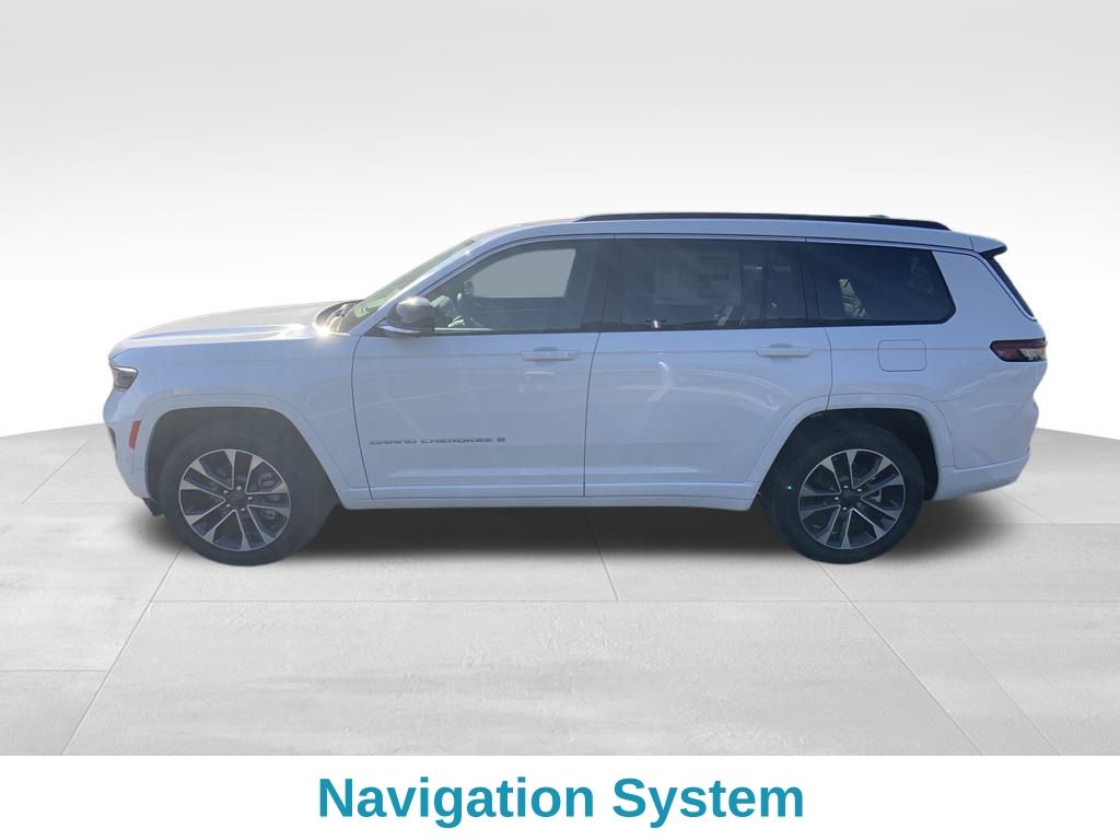 2025 Jeep Grand Cherokee Overland photo 2