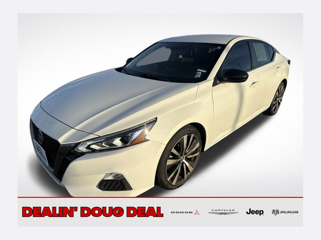 2021 Nissan Altima SR's photo
