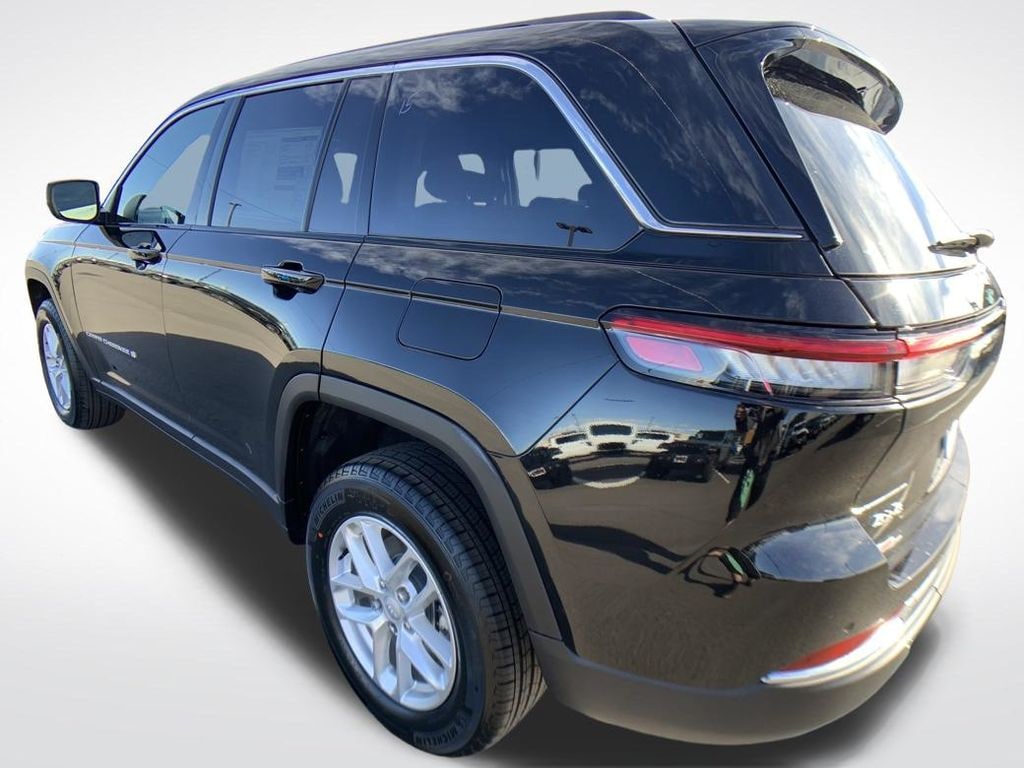 New 2026 Jeep Grand Cherokee Laredo Sport Utility