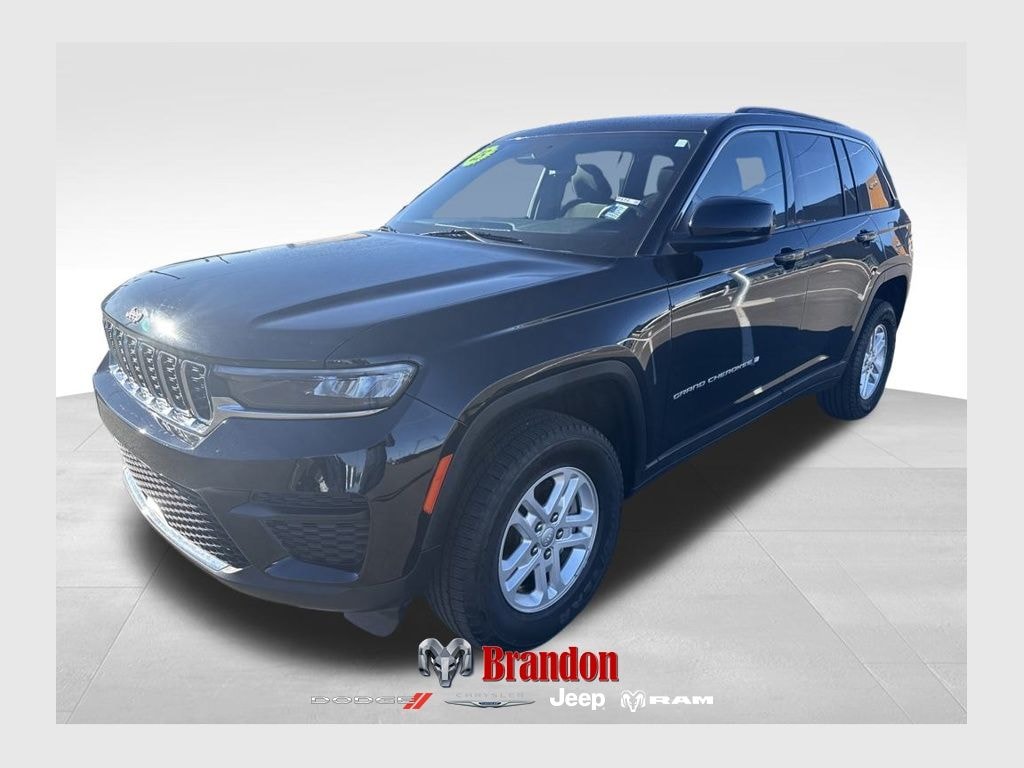 Used 2024 Jeep Grand Cherokee Laredo SUV