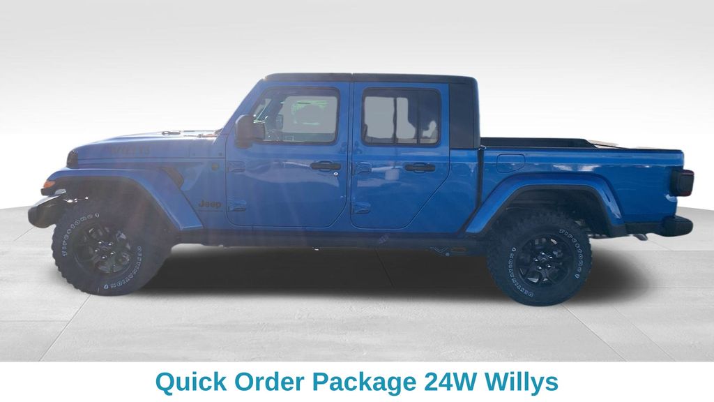 2025 Jeep Gladiator Willys photo 2