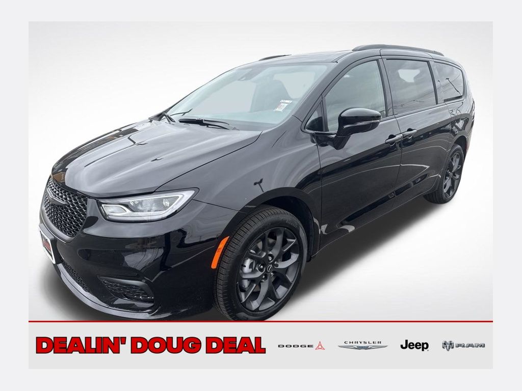 2026 Chrysler Pacifica Limited AWD's photo