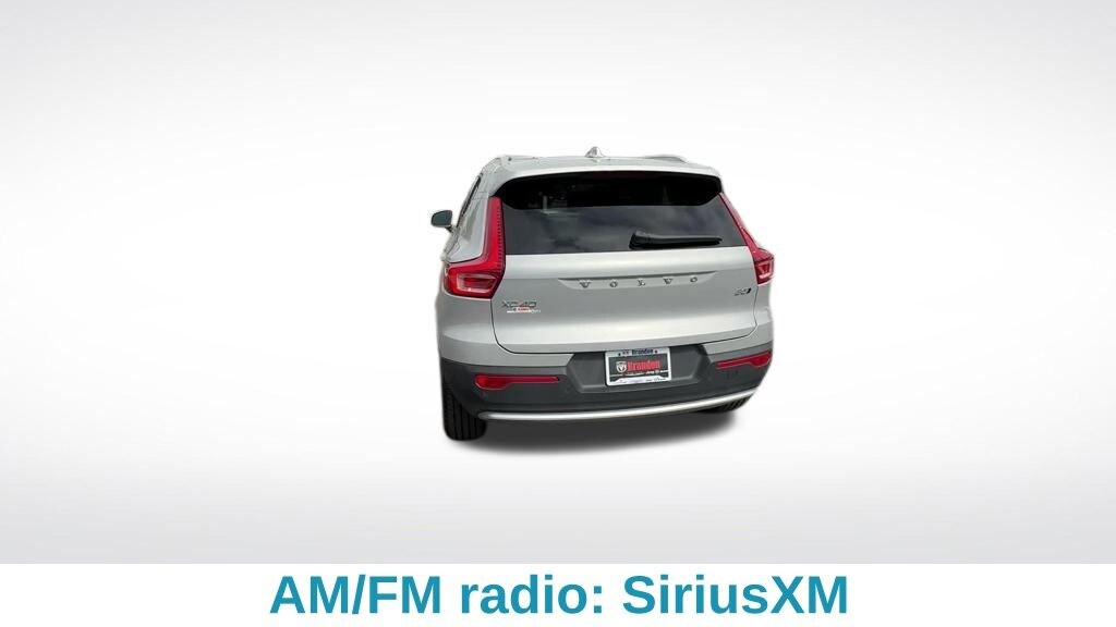 Used 2025 Volvo XC40 B5 Core SUV