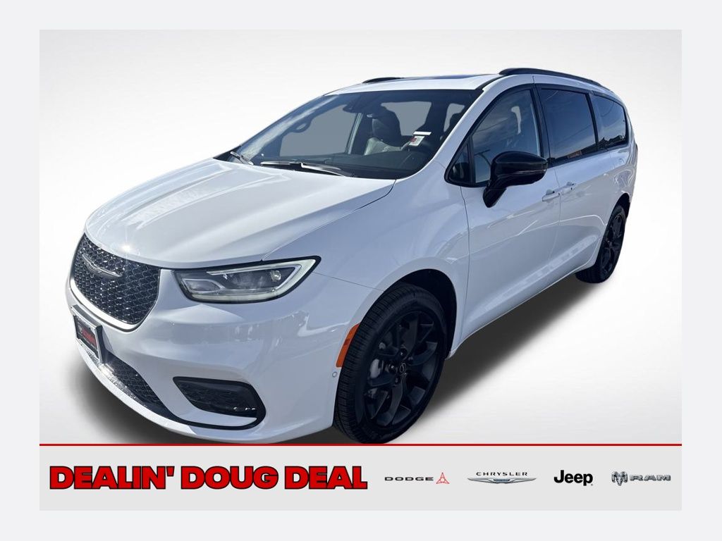 2026 Chrysler Pacifica Limited AWD's photo