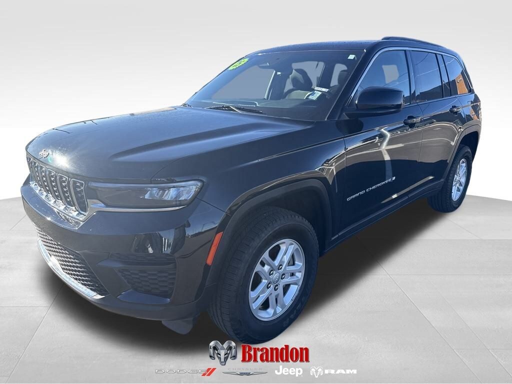 Used 2024 Jeep Grand Cherokee Laredo SUV