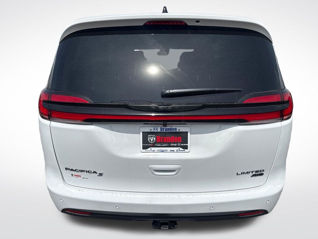 New 2026 Chrysler Pacifica Limited Passenger Van