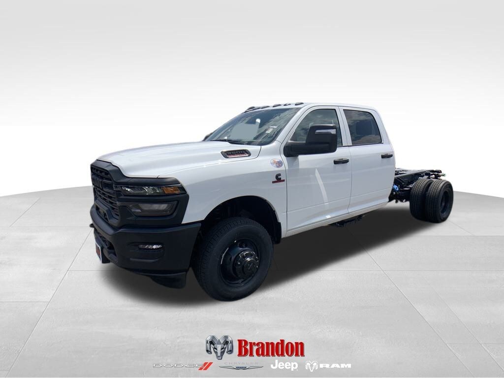 New 2025 Ram 3500 Chassis Cab 3500 TRADESMAN CREW CAB CHASSIS 4X4 60' CA Pickup