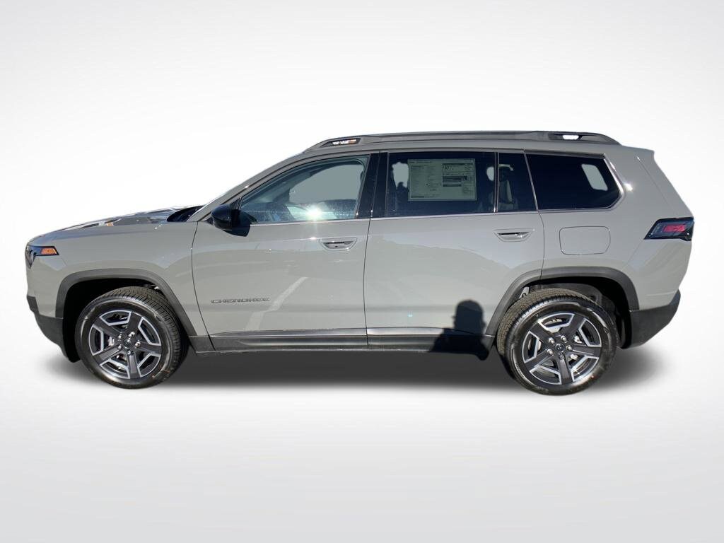 New 2026 Jeep Cherokee Laredo Sport Utility