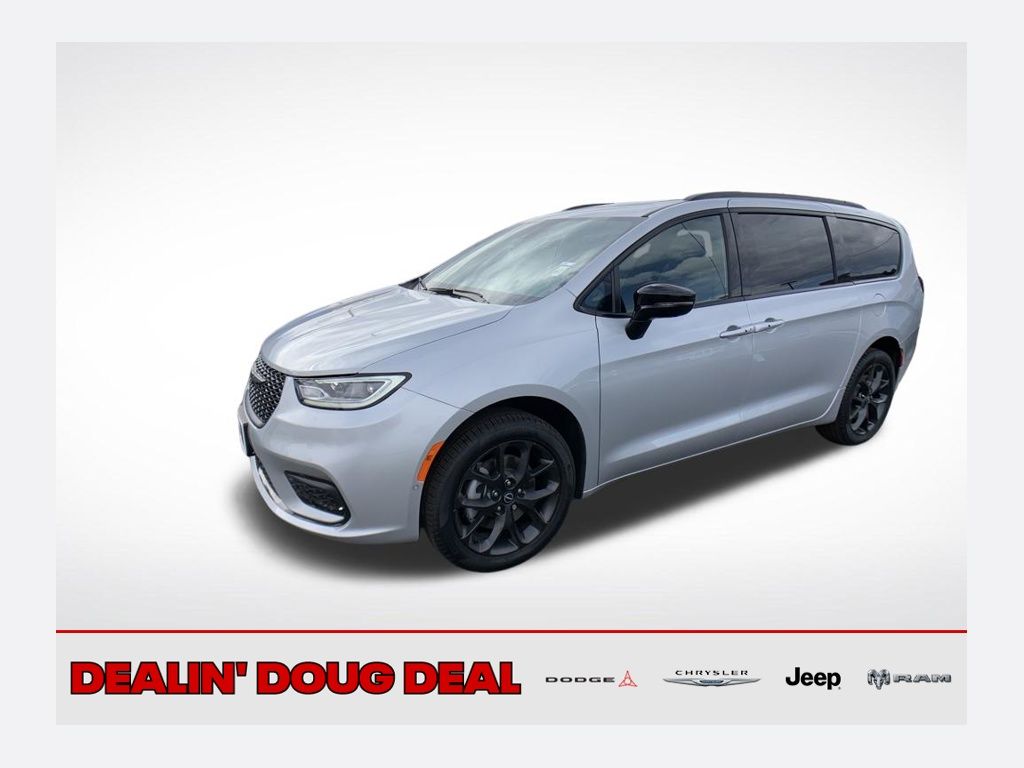 2026 Chrysler Pacifica Limited AWD's photo