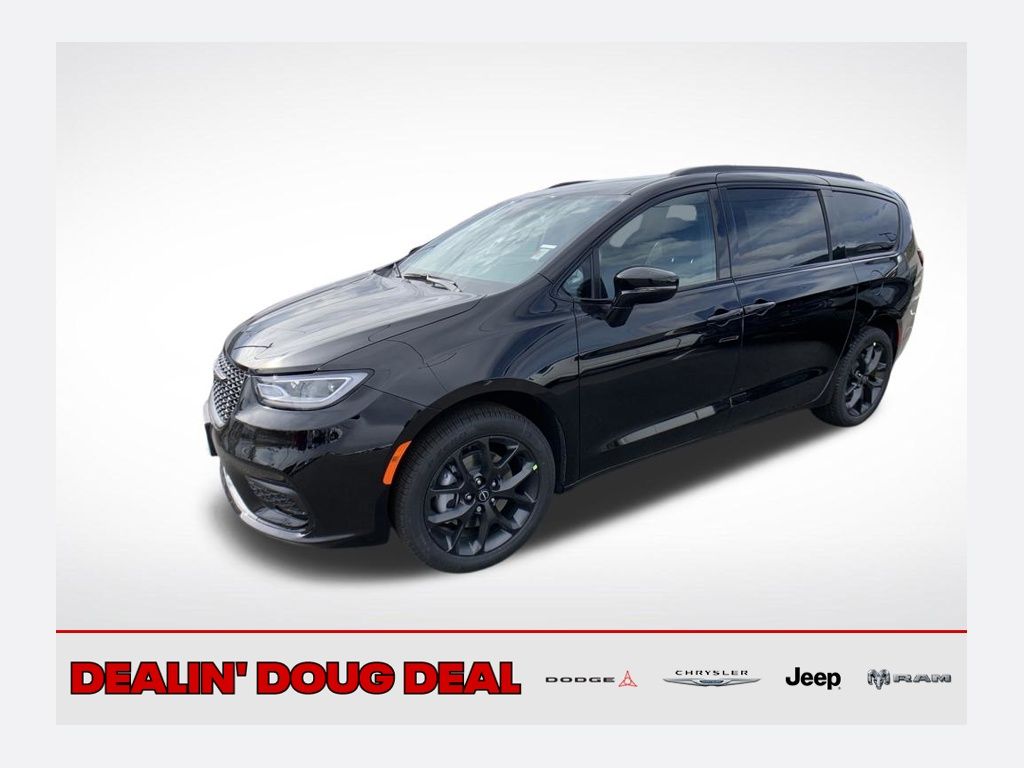 2026 Chrysler Pacifica Select AWD's photo