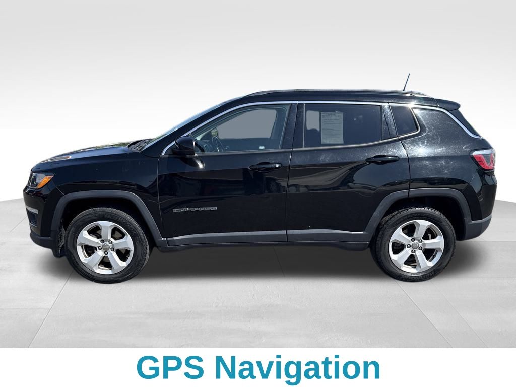 2017 Jeep Compass Latitude photo 2
