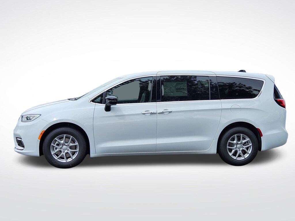 New 2026 Chrysler Pacifica Select Passenger Van